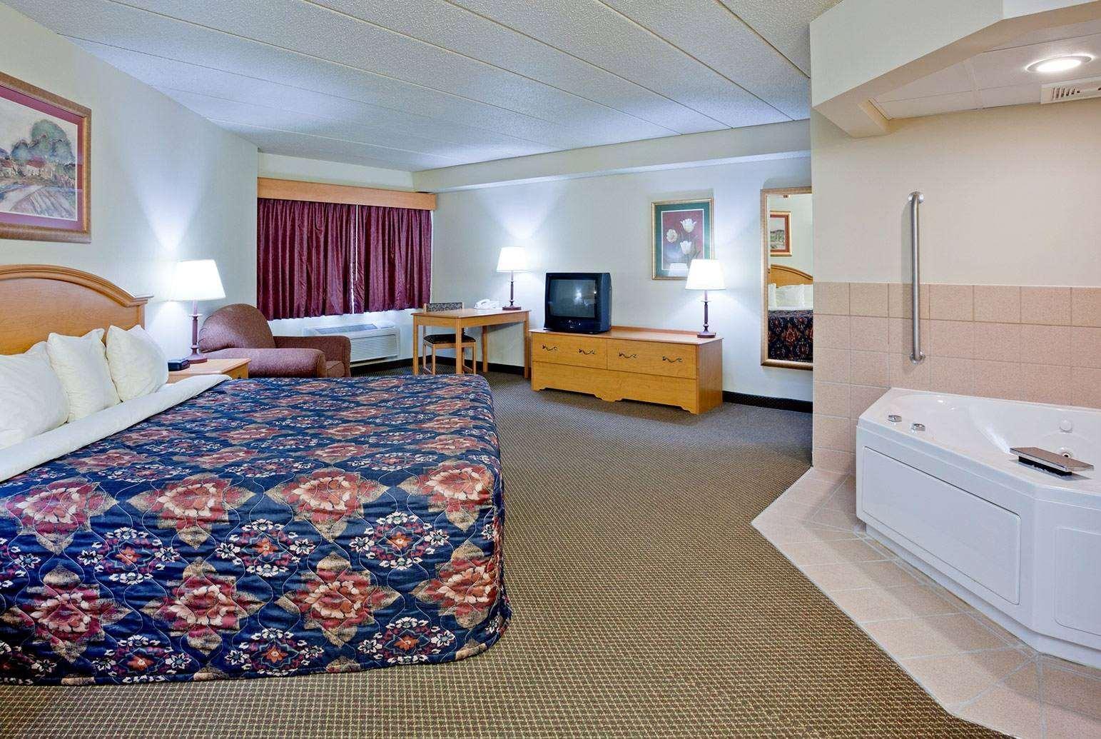 Americinn By Wyndham Fulton Clinton Exterior foto