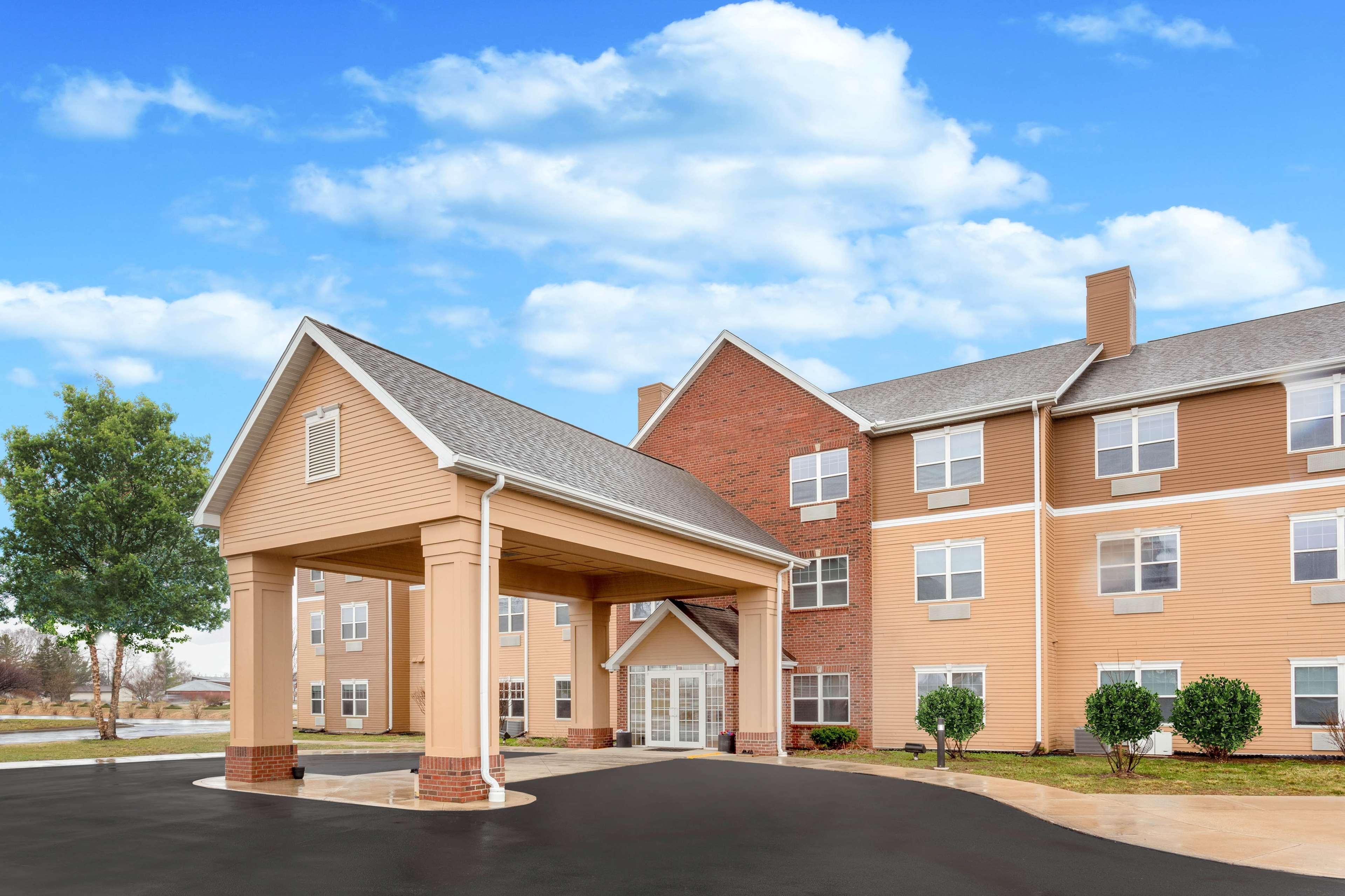 Americinn By Wyndham Fulton Clinton Exterior foto